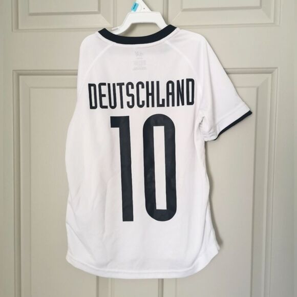 H&M soccer jersey size 4-6 years - Picture 4 of 4